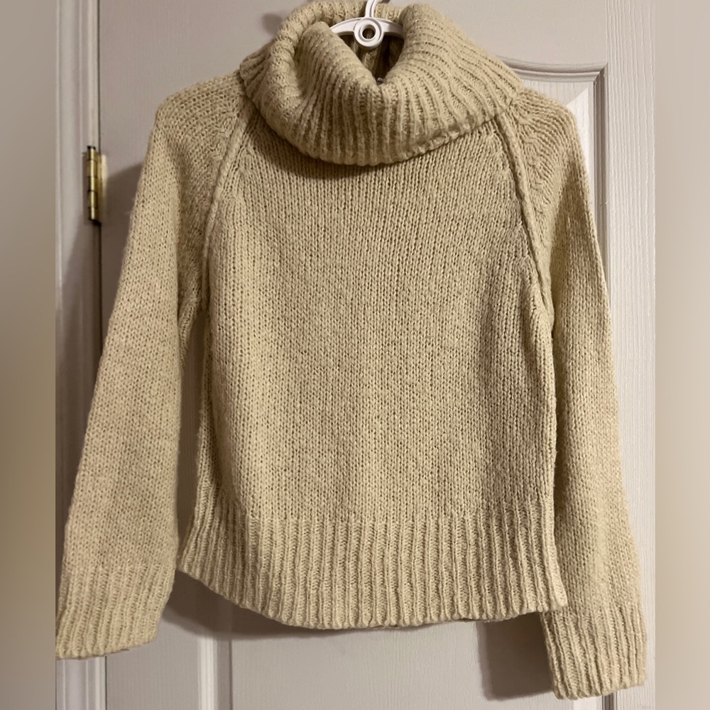 Vintage Cozy Cream Turtleneck Sweater